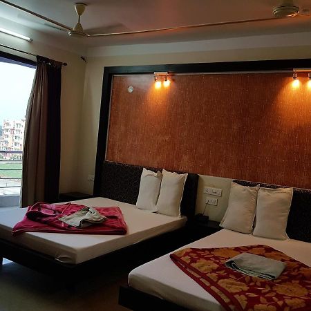 Swagatam International Hotel Tarapith Buitenkant foto