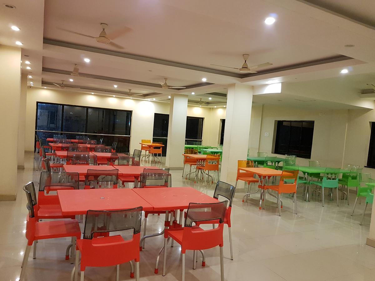 Swagatam International Hotel Tarapith Buitenkant foto