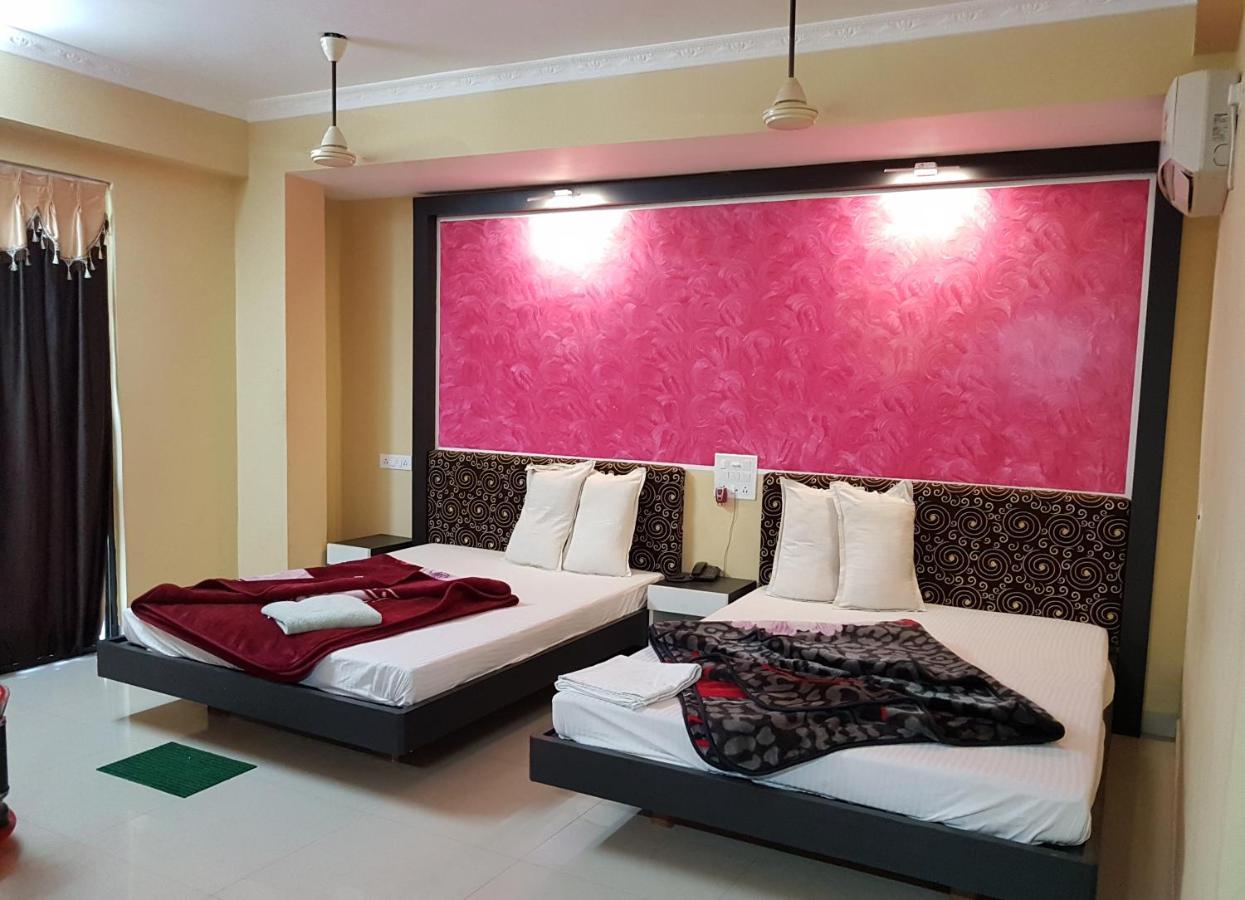 Swagatam International Hotel Tarapith Buitenkant foto