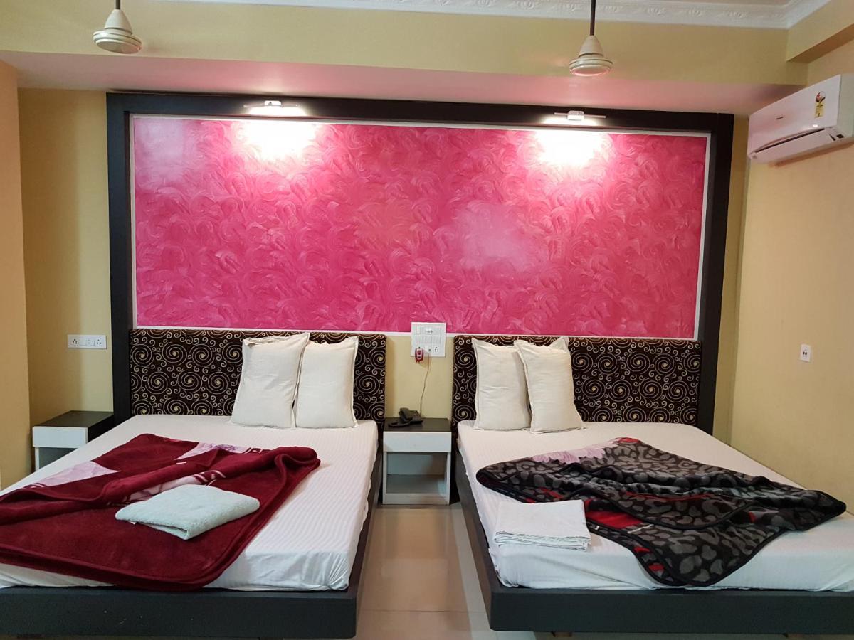 Swagatam International Hotel Tarapith Buitenkant foto